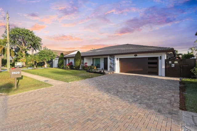 2820 NE 47th Street, Lighthouse Point FL 33064 - Lighthouse Point, FL - Photo 2