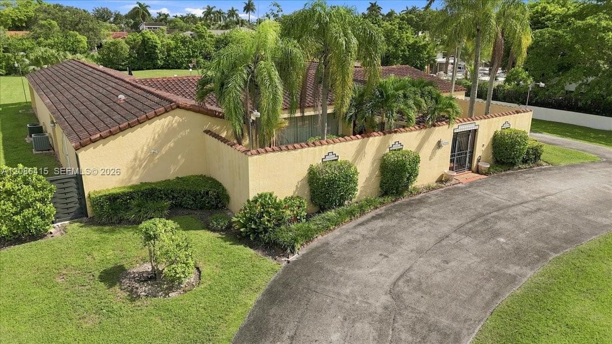 9805 SW 64th St, Miami FL 33173 - Miami, FL - Photo 1