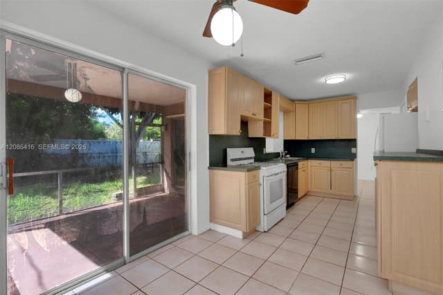 10780 NW 29th Ct, Sunrise FL 33322 - Sunrise, FL - Photo 5