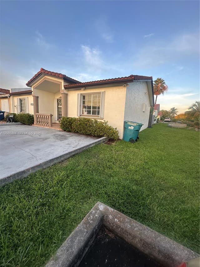 17223 NW 74th Ct, Hialeah FL 33015 - Hialeah, FL - Photo 4