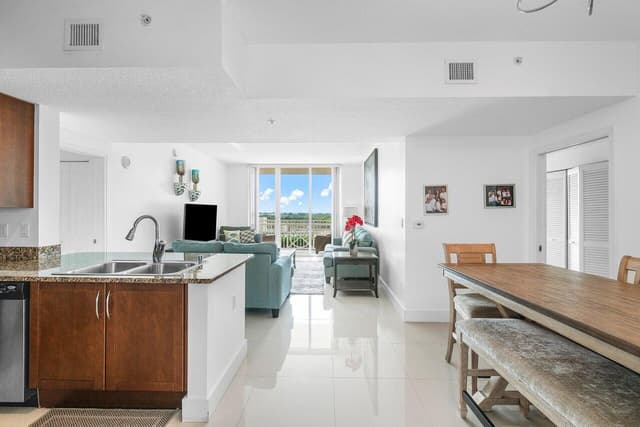 350 N Federal Highway Apt 606, Boynton Beach FL 33435 - Boynton Beach, FL - Photo 2