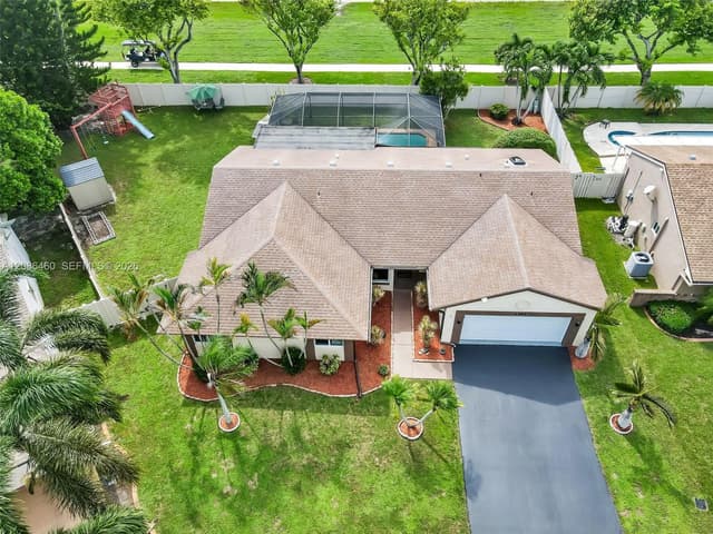 1361 White Stone Way, Davie FL 33325 - Davie, FL - Photo 2