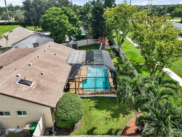 1361 White Stone Way, Davie FL 33325 - Davie, FL - Photo 6