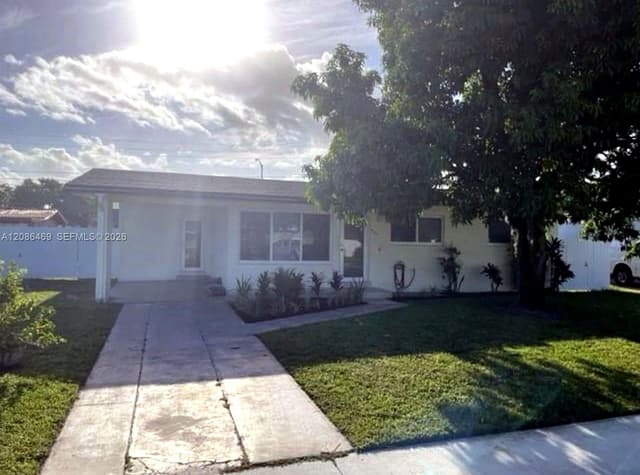 5431 W 8th Ct, Hialeah FL 33012 - Hialeah, FL - Photo 2
