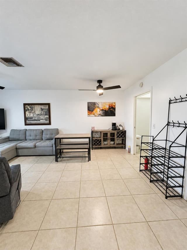 2845 CROSLEY Drive E, West Palm Beach FL 33415 - West Palm Beach, FL - Photo 7