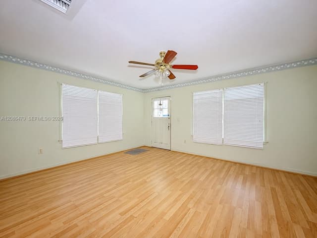 1580 NE 132nd Rd, North Miami FL 33161 - North Miami, FL - Photo 4