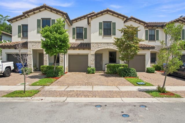 1434 SW 54TH Avenue, North Lauderdale FL 33068 - North Lauderdale, FL - Photo 2