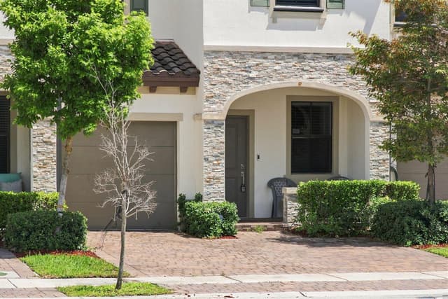 1434 SW 54TH Avenue, North Lauderdale FL 33068 - North Lauderdale, FL - Photo 3
