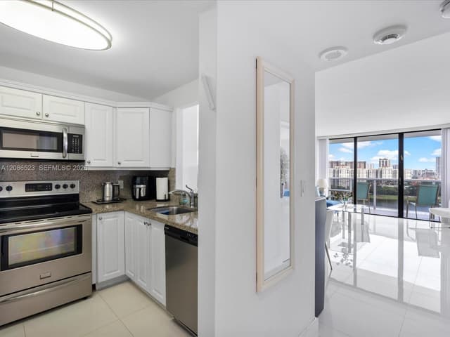 3675 N Country Club Dr # 1607, Aventura FL 33180 - Aventura, FL - Photo 6