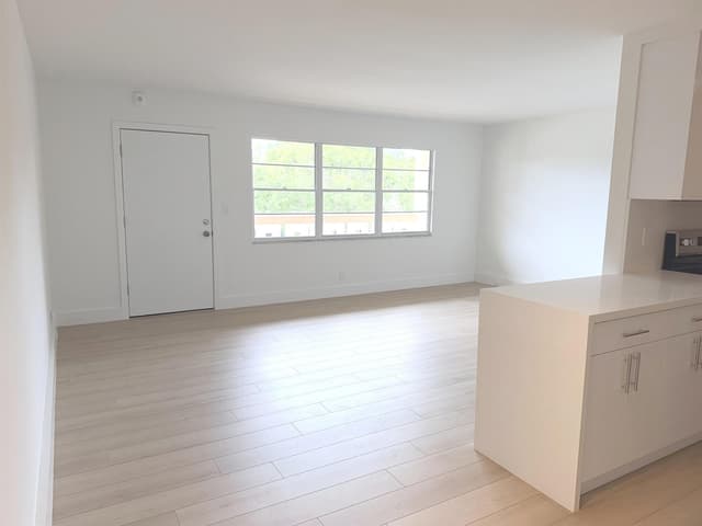 2103 LUCAYA Bend # E3, Coconut Creek FL 33066 - Coconut Creek, FL - Photo 3