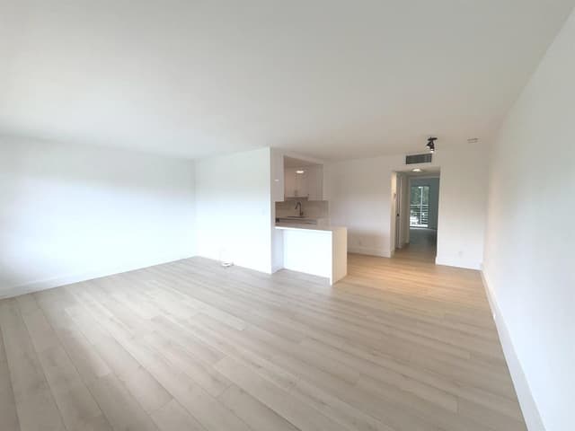 2103 LUCAYA Bend # E3, Coconut Creek FL 33066 - Coconut Creek, FL - Photo 4