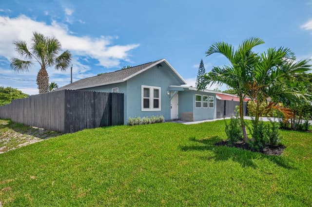 1002 S B Street, FL 33460 - Photo 2