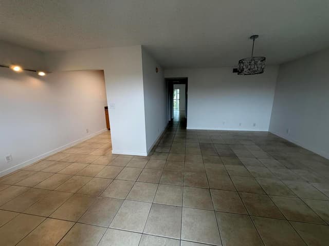 700 VILLAGE GREEN Court # 314, Palm Springs FL 33461 - Palm Springs, FL - Photo 7