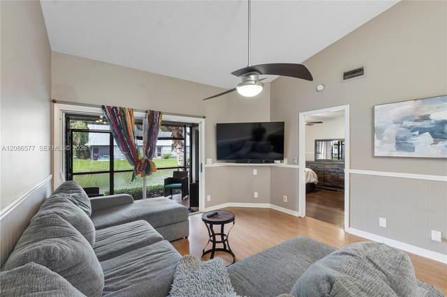 3839 Island Club Cir, Lake Worth FL 33462 - Lake Worth, FL - Photo 5