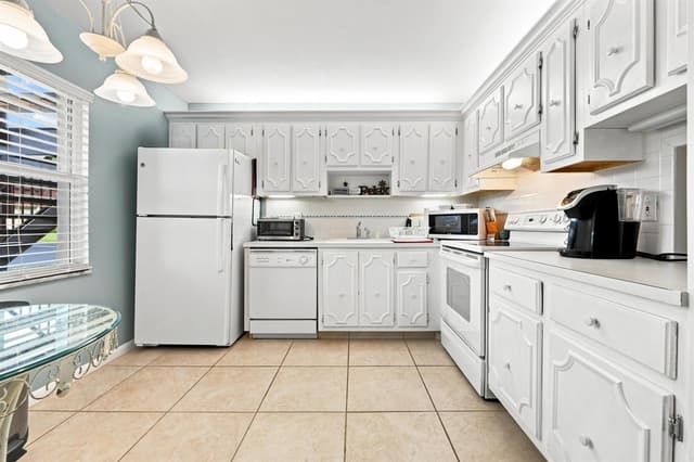 717 S US HIGHWAY 1 # 206, Jupiter FL 33477 - Jupiter, FL - Photo 6