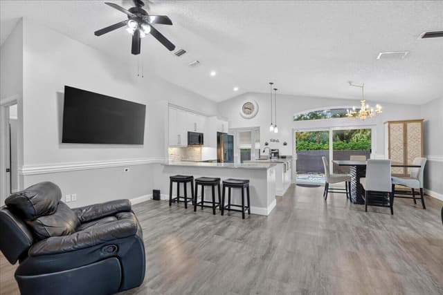 5435 NW 50th Court, Coconut Creek FL 33073 - Coconut Creek, FL - Photo 4