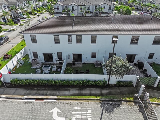 20374 NW 4th Path, Miami Gardens FL 33169 - Miami Gardens, FL - Photo 6