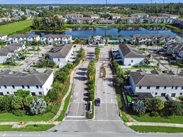 20374 NW 4th Path, Miami Gardens FL 33169 - Miami Gardens, FL - Photo 4