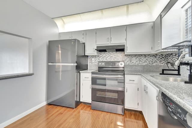 9300 SW 8TH Street # 303, Boca Raton FL 33428 - Boca Raton, FL - Photo 2