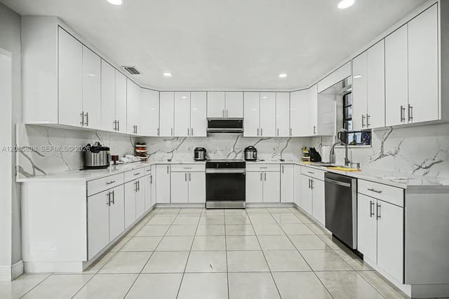 17330 SW 302nd St, Homestead FL 33030 - Homestead, FL - Photo 4