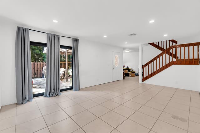 2517 NW 99th Avenue, Coral Springs FL 33065 - Coral Springs, FL - Photo 6
