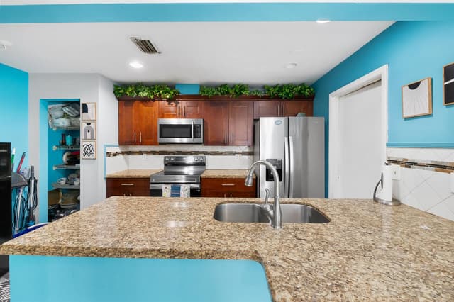 7838 KIMBERLY Boulevard, North Lauderdale FL 33068 - North Lauderdale, FL - Photo 2