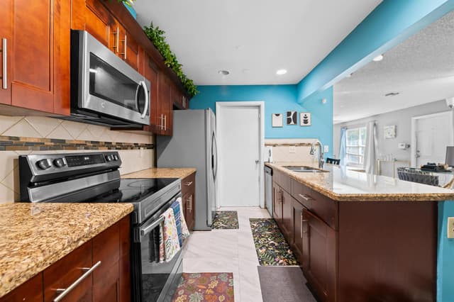 7838 KIMBERLY Boulevard, North Lauderdale FL 33068 - North Lauderdale, FL - Photo 3