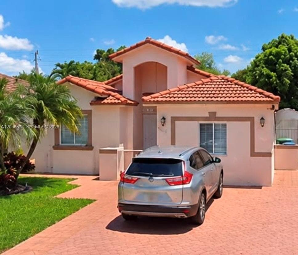 8010 NW 186th Ter, Hialeah FL 33015 - Hialeah, FL - Photo 1