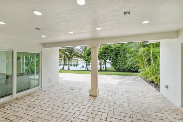 7111 Bamboo St, Miami Lakes FL 33014 - Miami Lakes, FL - Photo 3