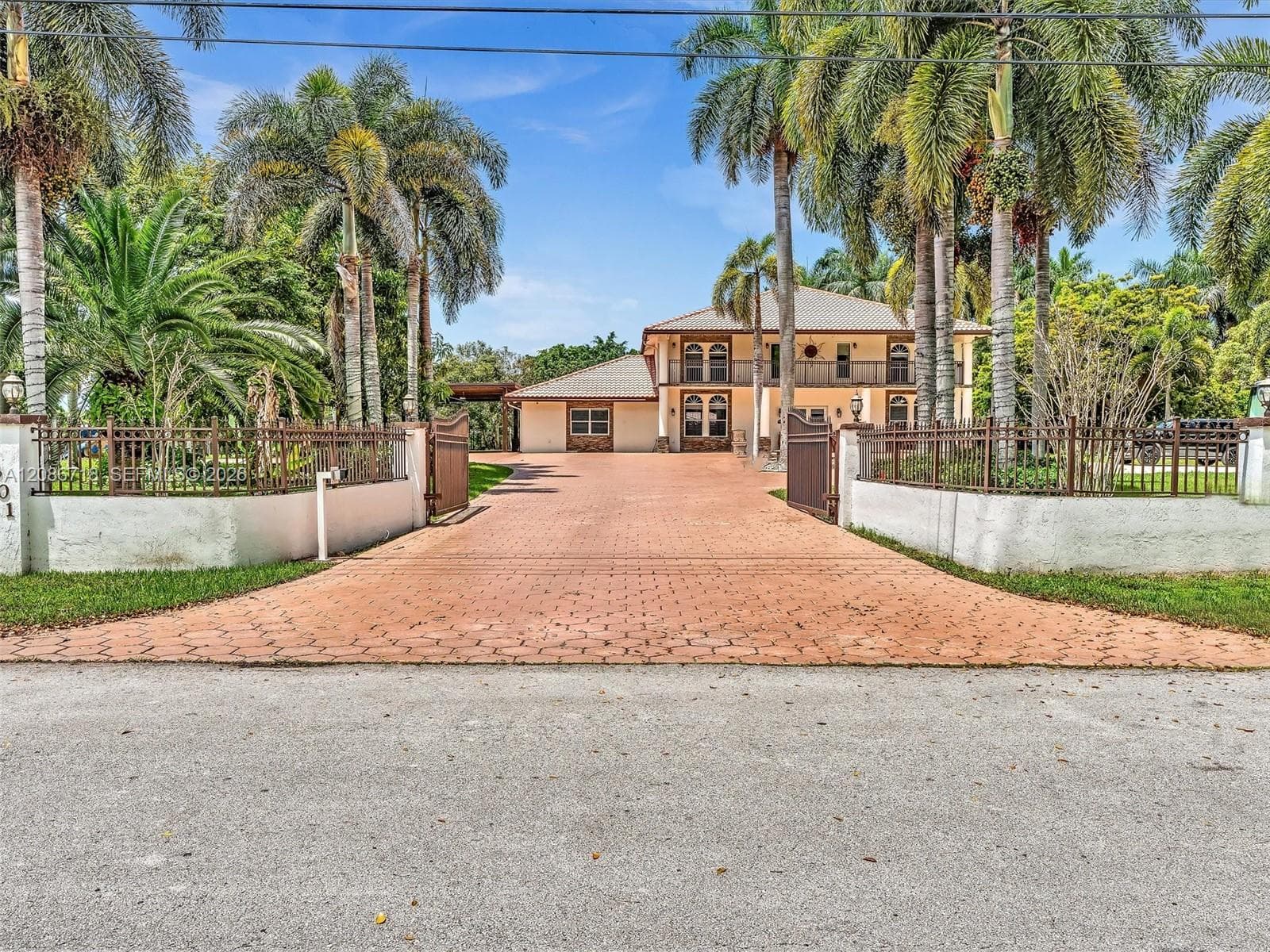 5301 SW 190th Ave, Southwest Ranches FL 33332 - Southwest Ranches, FL - Photo 1