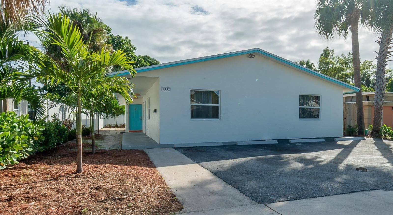 1332 LONGWOOD Street, West Palm Beach FL 33401