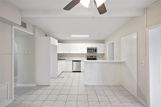 5618 Cinnamon Dr, West Palm Beach FL 33415 - West Palm Beach, FL - Photo 6