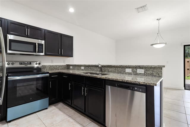 3217 SE 4th St # 3217, Homestead FL 33033 - Homestead, FL - Photo 7