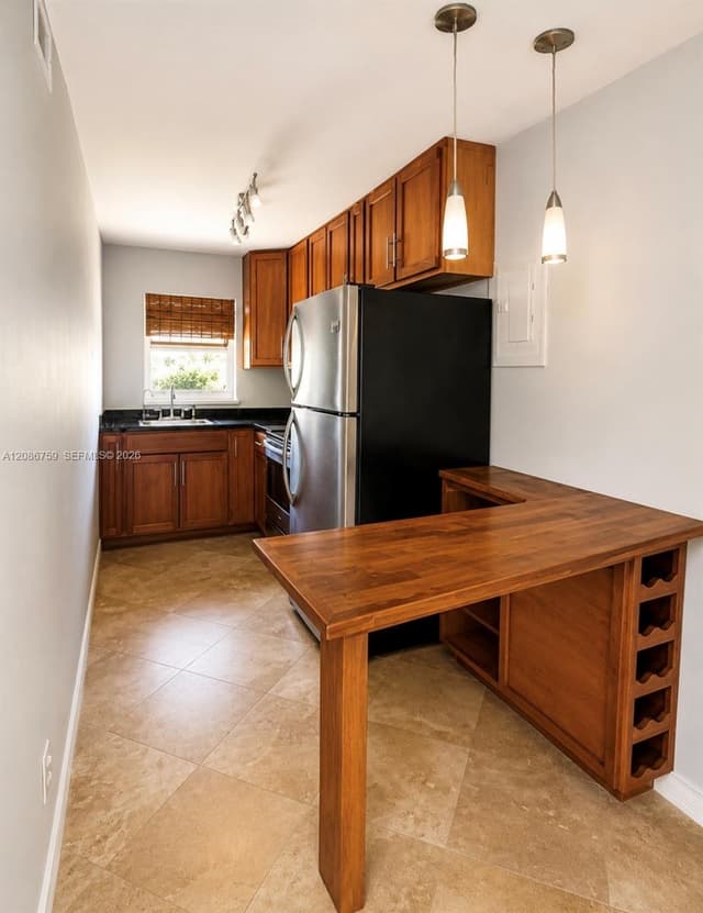 1000 SE 15th St # 205, Fort Lauderdale FL 33316 - Fort Lauderdale, FL - Photo 6