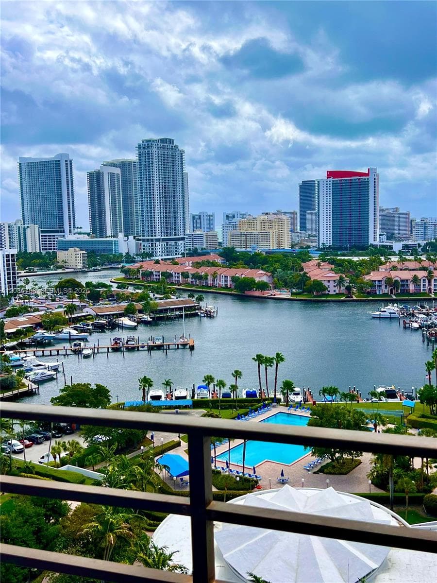 600 Three Islands Blvd # 1621, Hallandale Beach FL 33009