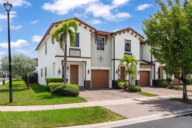 8897 NW 103rd Ave, Doral FL 33178 - Doral, FL - Photo 4