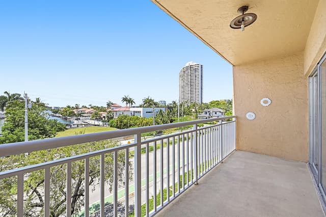 17051 NE 35TH Avenue # 307, North Miami Beach FL 33160 - North Miami Beach, FL - Photo 4