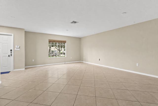 5963 GLASGOW Way, Tamarac FL 33321 - Tamarac, FL - Photo 5