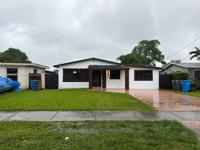 4250 SW 24th St, West Park FL 33023 - West Park, FL - Photo 4