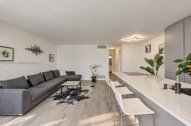 1720 Jefferson St # 511, Hollywood FL 33020 - Hollywood, FL - Photo 2