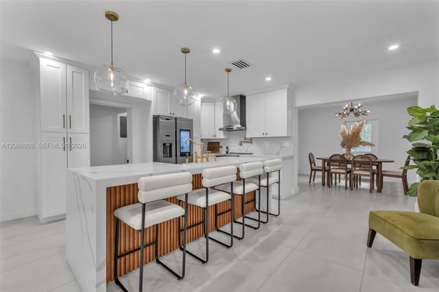 2395 NE 184th Ter, North Miami Beach FL 33160 - North Miami Beach, FL - Photo 2