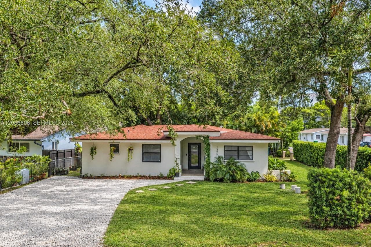 2395 NE 184th Ter, North Miami Beach FL 33160 - North Miami Beach, FL - Photo 1