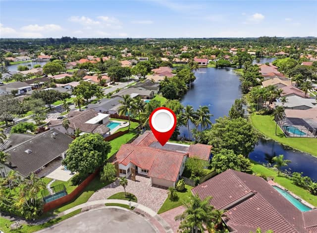 511 NW 104th Ave, Plantation FL 33324 - Plantation, FL - Photo 2
