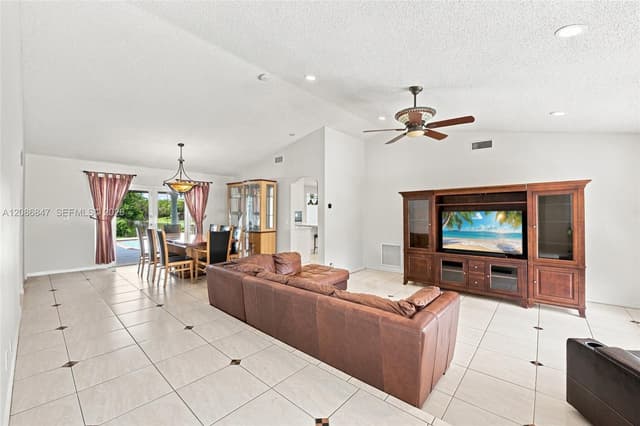 511 NW 104th Ave, Plantation FL 33324 - Plantation, FL - Photo 7