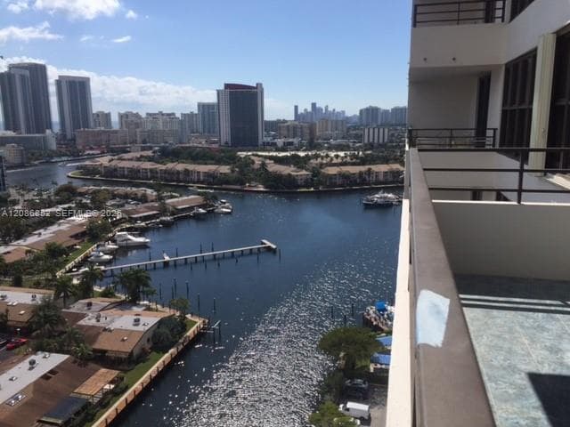 2500 Parkview Dr # 2004, Hallandale Beach FL 33009