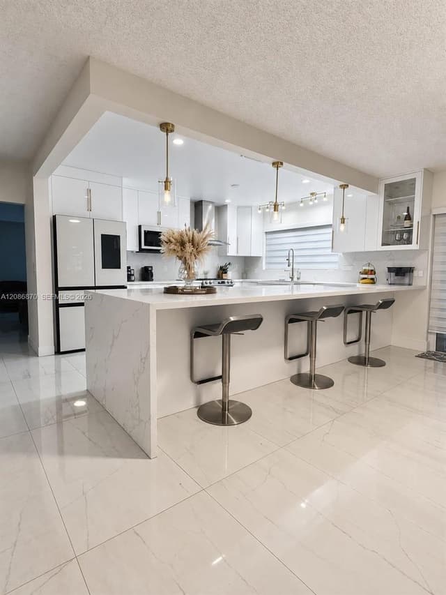 695 SW 65th Ave, Margate FL 33068 - Margate, FL - Photo 6