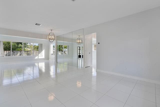 2475 NE 214th St, Aventura FL 33180 - Aventura, FL - Photo 4