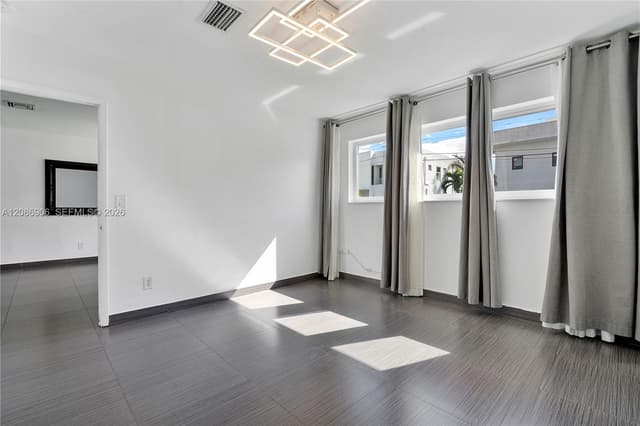 2505 NE 214th St, Aventura FL 33180 - Aventura, FL - Photo 2