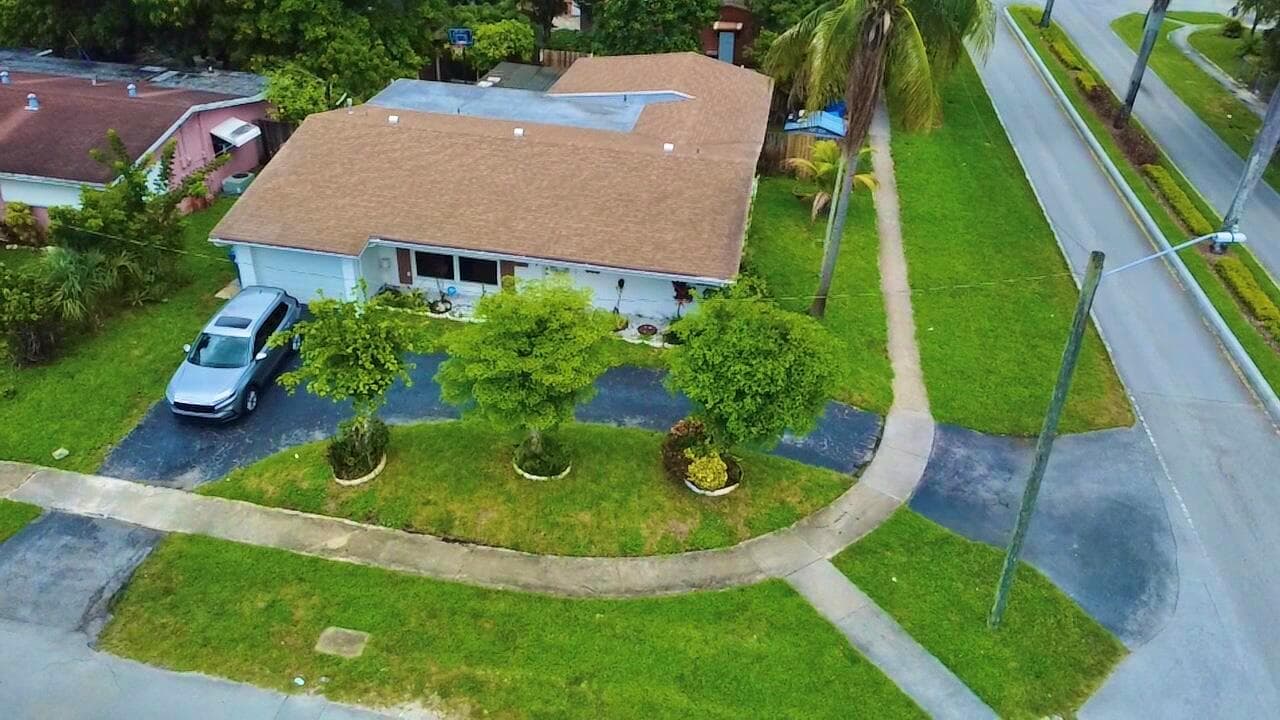 6801 NW 24TH Place, Sunrise FL 33313 - Sunrise, FL - Photo 1