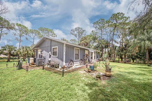 16933 W Calder Drive W, FL 33470 - Photo 2
